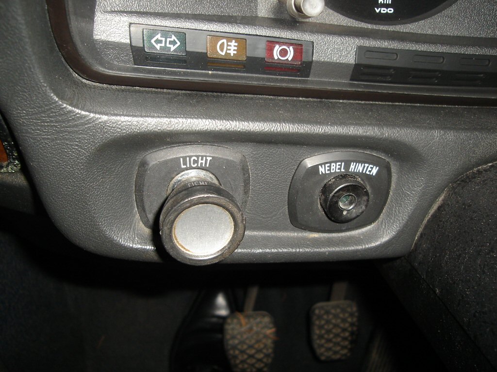 <<