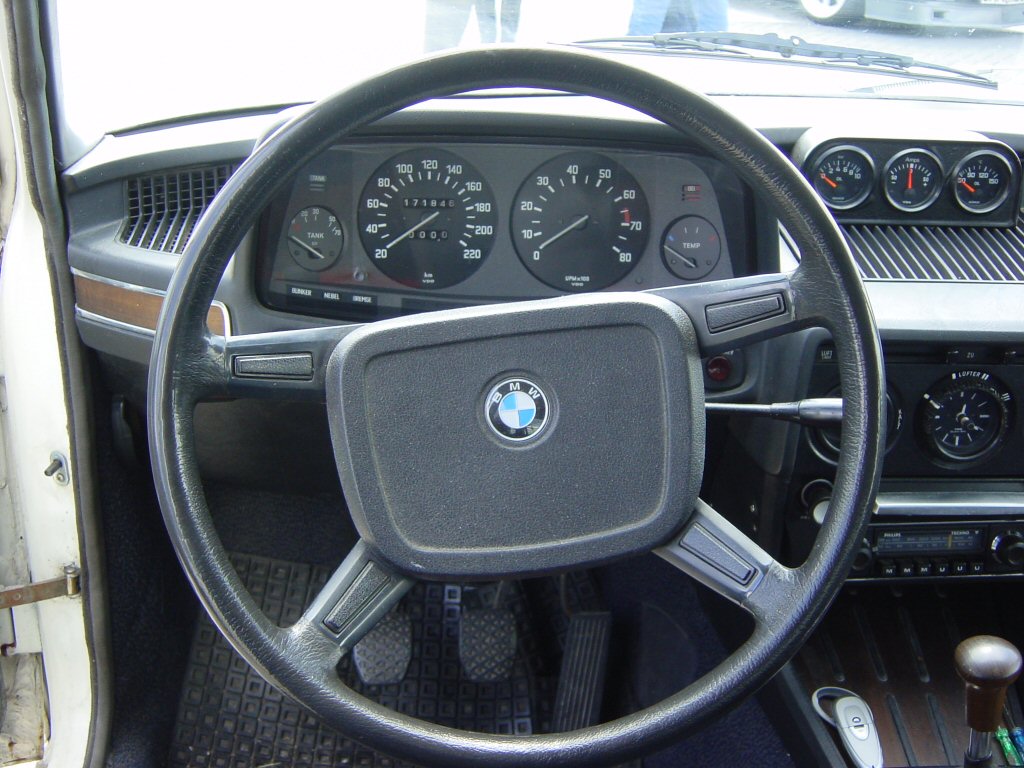 <<