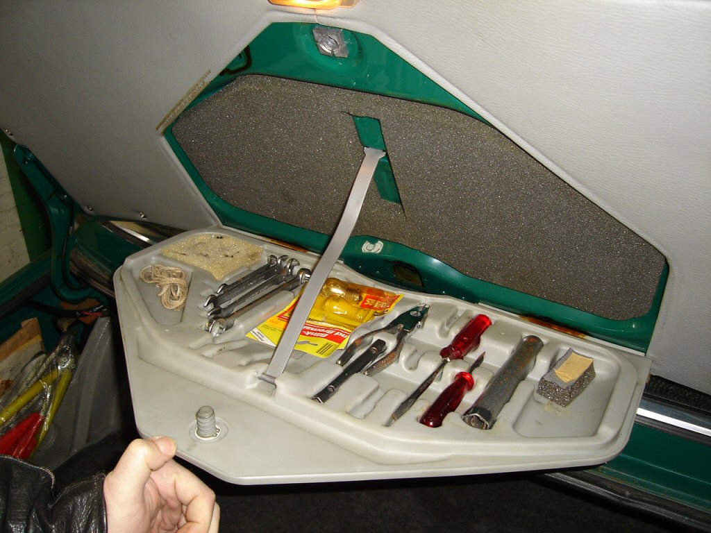 <<