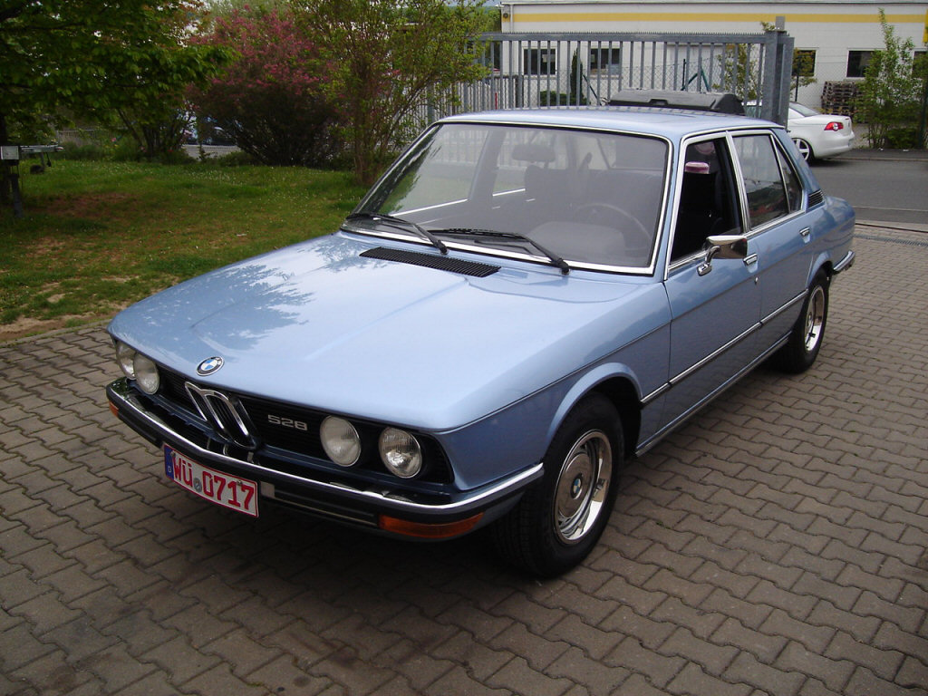 <<