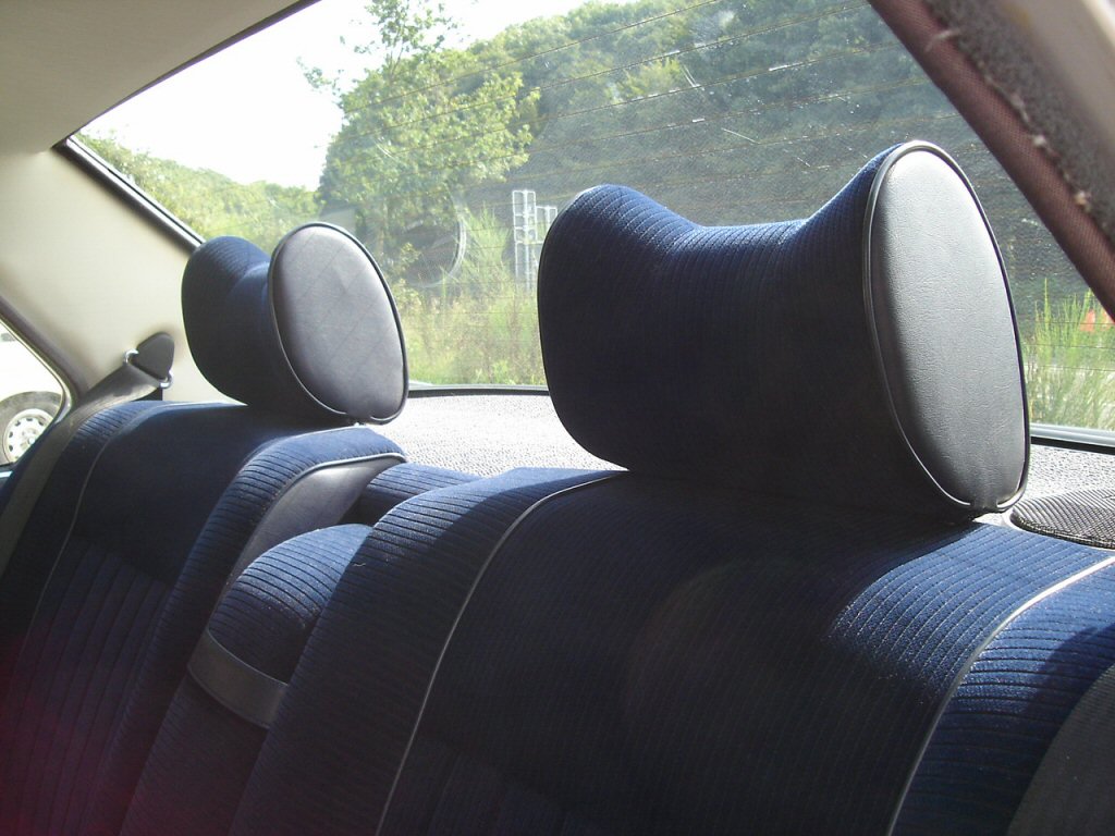 <<