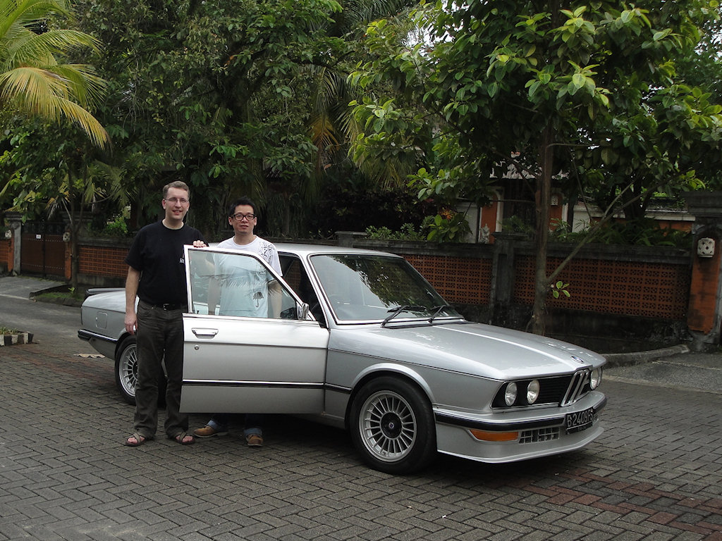 <<