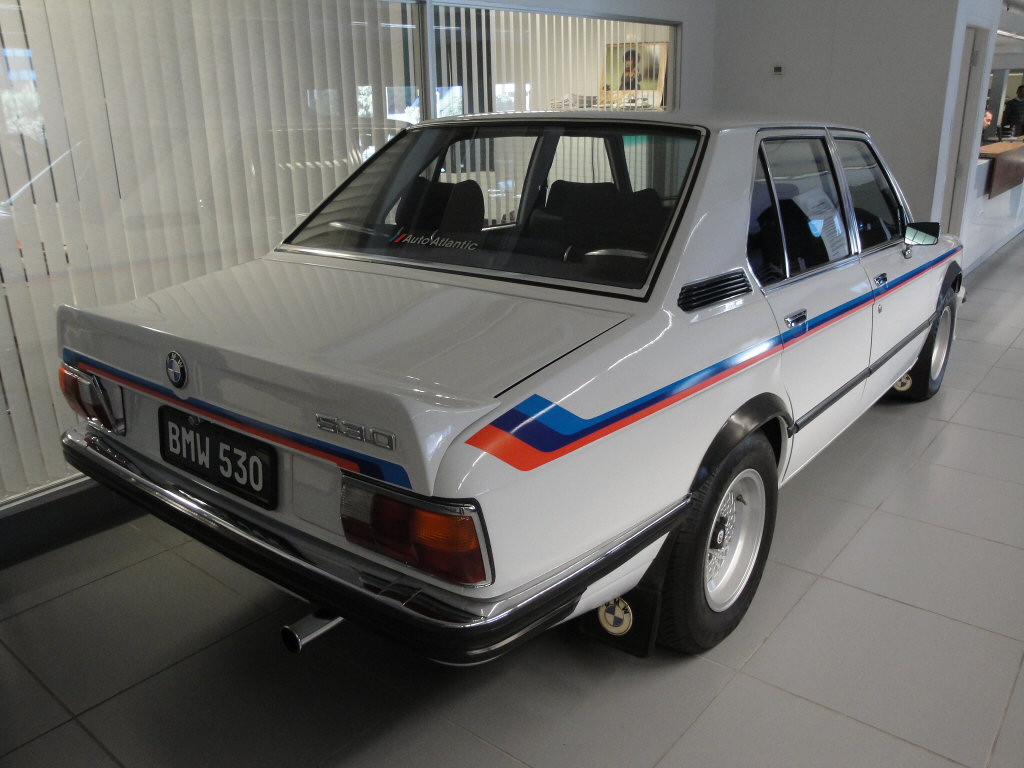 <<