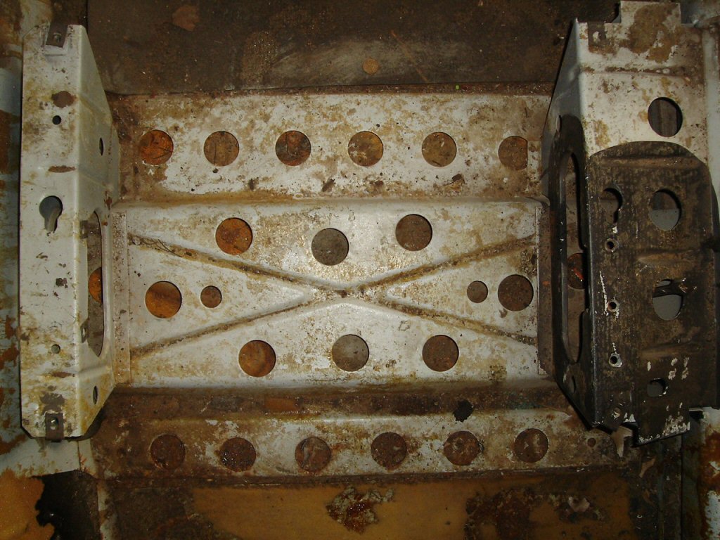 <<