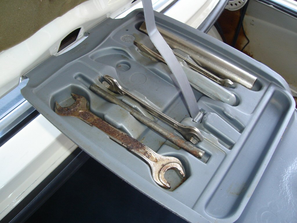 <<