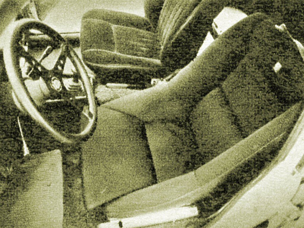 <<